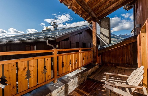 Montchavin Apartment | Renovated 4-Room Apartment with Mezzanine, Terrace, and Ski Room - Heart of Montchavin