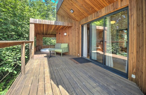 Saint-Felix-de-Reillac-et-Mortemart Cottage | Bungalow 'Lodge Secret' with Private Terrace, Wi-Fi and Air Conditioning