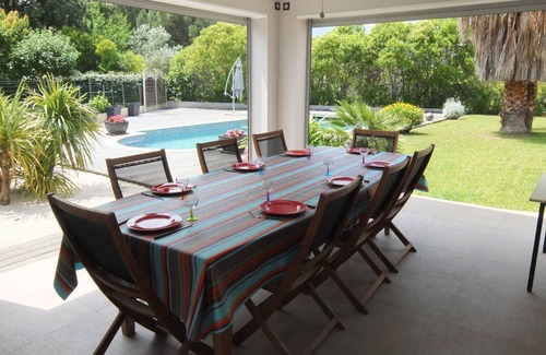 Saint-Genis Villa | 110 m² Villa ∙ 4 bedrooms ∙ 8 guests