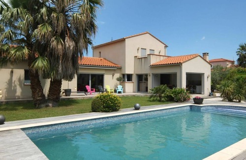 Saint-Genis Villa | 110 m² Villa ∙ 4 bedrooms ∙ 8 guests