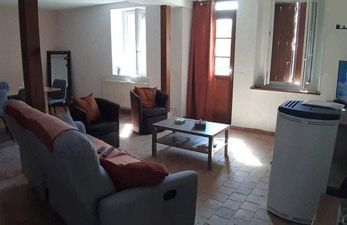 Saint-Hilaire-Saint-Mesmin House | 110 m² House ∙ 3 bedrooms ∙ 7 guests