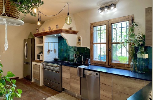 Saint-Maximin-la-Sainte-Baume House | Saint Maximin La Sainte Beaume: Character house