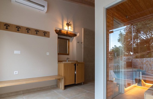 Bapiolos House | Fragia's house for 6,Pool,Sauna,Incredible view