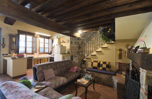 Licetro Apartment | Francesca 1, Villa Ricetro, Camaiore, Lucca and Viareggio