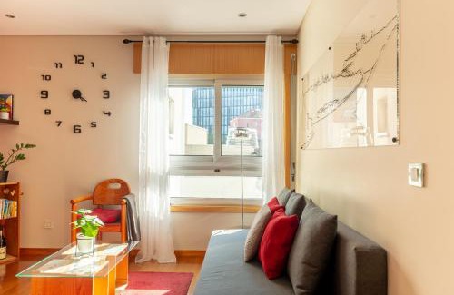 Ramalde Apartment | Francos Relaxing Apartment by the metro