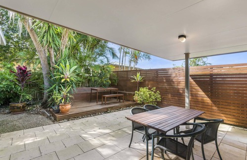 North Creek House | Frangipani Hideaway - Generous Family With Pool