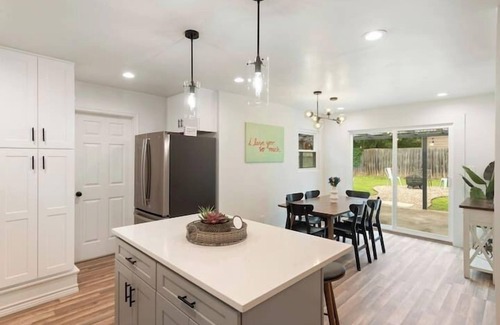 Franklin Park House | Franklin Park, 4BR, King Beds - Dove Springs Oasis