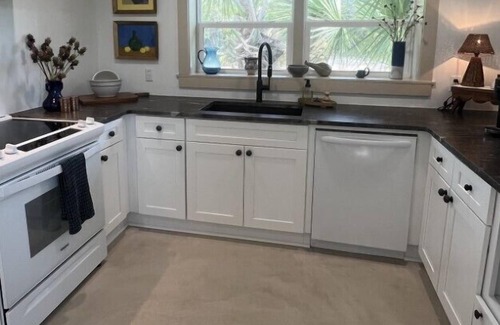 East End House | Free Beach Gear Credit, 2-Min Walk To Beach, Swimming Pool!