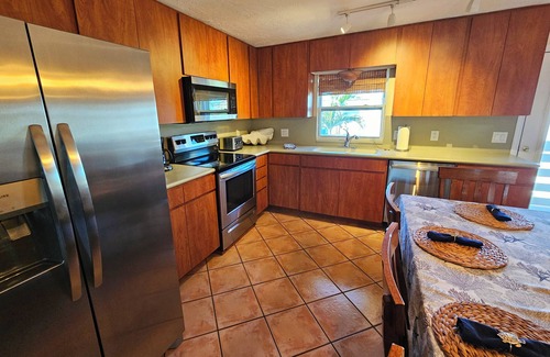Englewood House | FREE Bikes, Kayaks, SUP's and more! - Your going to love this Penthouse suite!