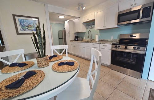 Englewood House | FREE Bikes, Kayaks, SUP's and More! Spoil yourself with unmatched amenities!