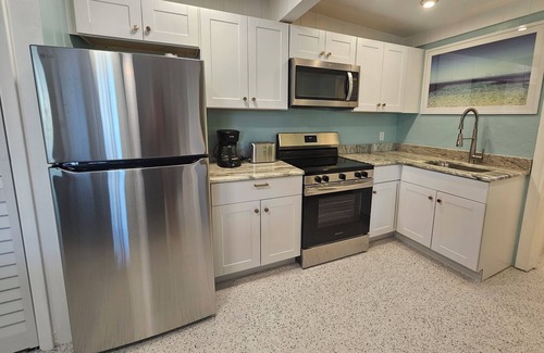 Englewood House | FREE Bikes, Kayaks, SUP's and More! Spoil yourself with unmatched amenities!