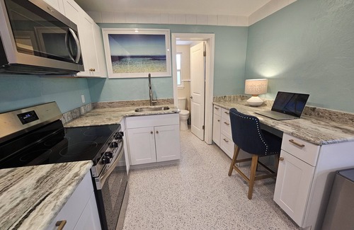 Englewood House | FREE Bikes, Kayaks, SUP's and More! Spoil yourself with unmatched amenities!