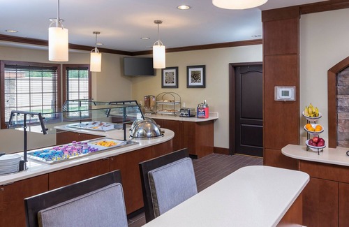 Canton Condo | Free Breakfast Buffet. Pool & Hot Tub Access. Great Location!