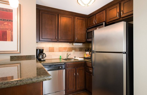 Columbia Apartment | Free Breakfast Buffet. King Studio. Less than 1 Mile from USC
