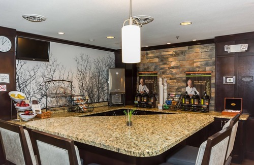 Grand Forks Apartment | Free Breakfast. Indoor Pool & Hot Tub. Walk to University of North Dakota.