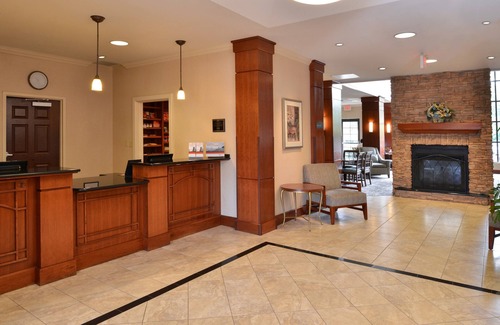 Chesapeake Apartment | Free Breakfast. Indoor Pool & Hot Tub. Close to the Virginia Beach business district!