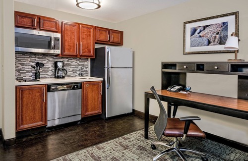 Tech Terrace Apartment | Free Breakfast. Shared Pool & Hot Tub. Studio Near Texas Tech University & University Medical Center.