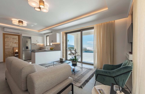 Falassarna Villa | Free heated pools & 800m sea