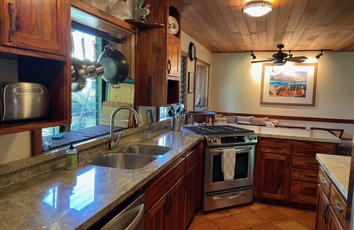 Hanalei House | 👉Free night per week if you book on openings Oct 25-Nov 18, and Nov 30-Dec 20