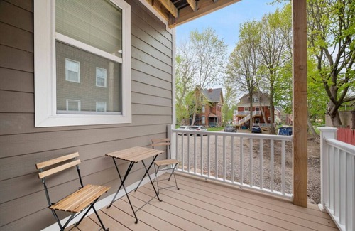 Point Breeze North Apartment | Free Parking+BBQ+Netflix+Games Near Bakery Square