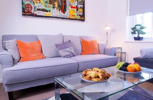 Newmarket Apartment | FREE parking, Central Location,1 Bedroom Apartment near Tattersalls