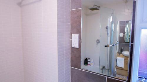 Newmarket Apartment | FREE parking, Central Location,1 Bedroom Apartment near Tattersalls