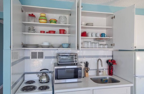 Waikiki Condo | Free Parking in Central Waikiki! Studio with 2 Beds