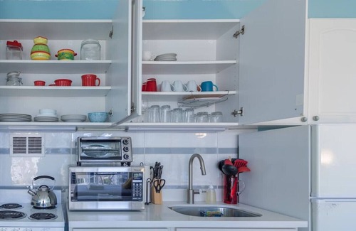 Waikiki Condo | Free Parking in Central Waikiki! Studio with 2 Beds