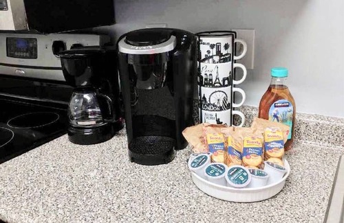 Rutledge Hill Condo | Free Parking! Walk to Broadway! Balcony