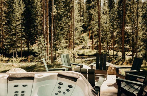 Warrior's Mark House | Free SkyCard Act-Lux Townhome, Hot Tub, 2 Car Garage - River's Edge Retreat