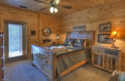 Blue Ridge Cabin | *Free Whitewater Rafting & Ziplining* Year Round Mountain View-- Trails & Community Ponds for Fishing
