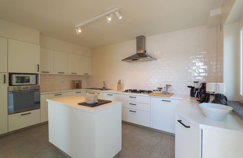 Resiga House | Freistehendes 5½-zimmer-haus mit Außenwhirlpool und Fantastischer Seesicht