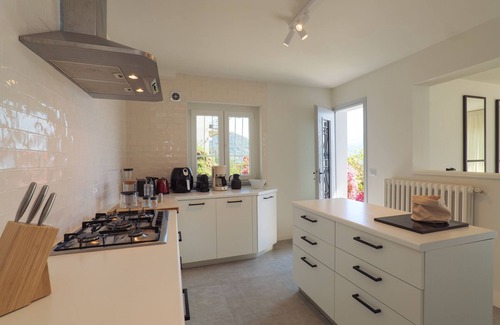 Resiga House | Freistehendes 5½-zimmer-haus mit Außenwhirlpool und Fantastischer Seesicht