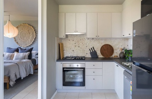 South Fremantle Apartment | Fremantle Beach Pad - ocean front, cafes, bars