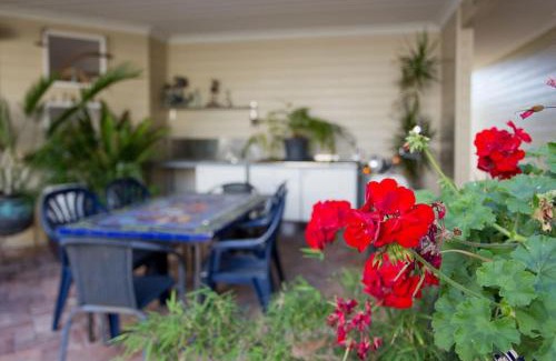South Fremantle Apartment | Fremantle Local Beach Studio