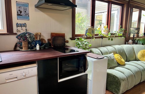 White Gum Valley House | Fremantle Sabbatical Retreat ~ Bespoke Home avail 1st Jan 2026, 5 mins to Beach
