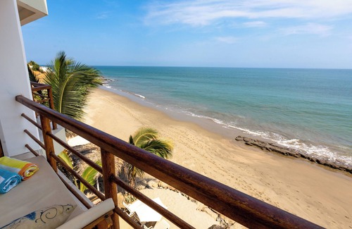 Las Pocitas Condo | Frente al mar, lujoso apartamento. vista espectacular. Playa Las Pocitas-Mancora