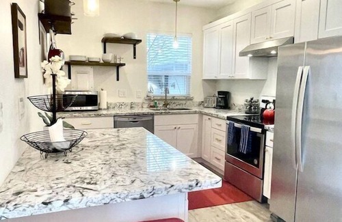 Minor House | Fresh & Hip Cap Hill Home – Parking + Fenced Garden Oasis | Walk to FIFA Stadium