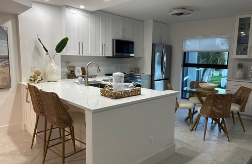 Marco Island Condo | Freshly remodeled “Searenity” a Waterfront Retreat at Riverside Club