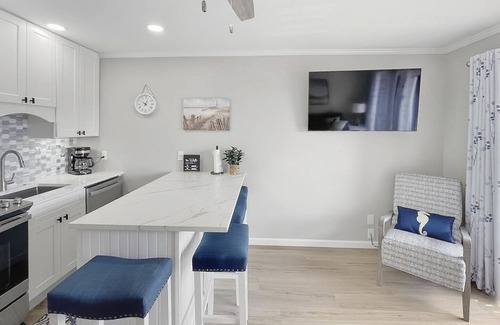 Folly Field Condo | FRESHLY RENOVATED OCEAN VILLA – COASTAL STYLE & OCEAN VIEWS