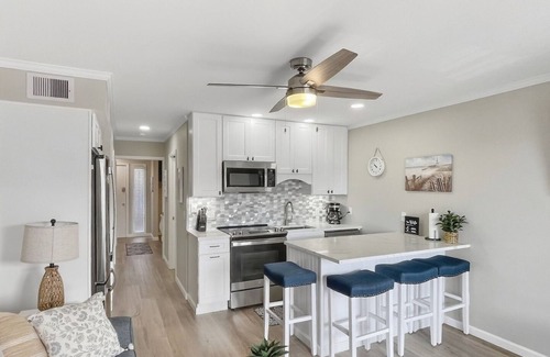 Folly Field Condo | FRESHLY RENOVATED OCEAN VILLA – COASTAL STYLE & OCEAN VIEWS