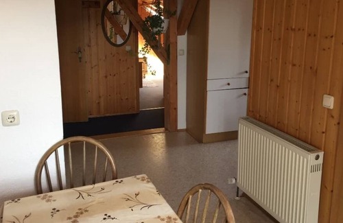 Untergriesbach Apartment | Freundliche, geräumige Wohnung mit Balkon in Südlage