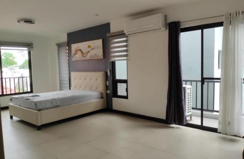 Angeles City Villa | Freya Meow Villa