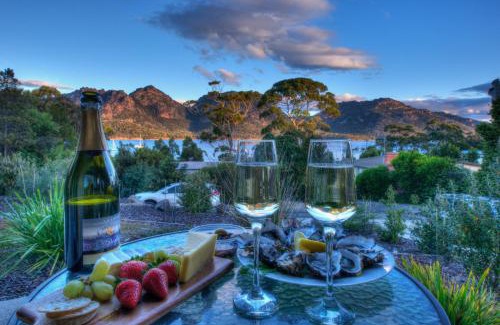 Coles Bay Villa | Freycinet Stone Studio 3 - Feldspar