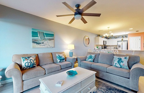 Miramar Beach Condo | Friendly Condo with Private Washer/Dryer, High-Speed WiFi, & Beach Access