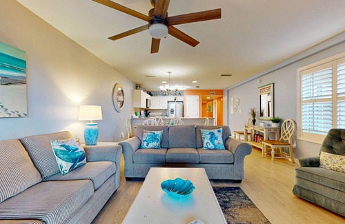 Miramar Beach Condo | Friendly Condo with Private Washer/Dryer, High-Speed WiFi, & Beach Access