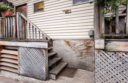 Hammondsport House | Friendly Inn with Full Kitchens, City View, and WiFi - Close to Keuka Lake!