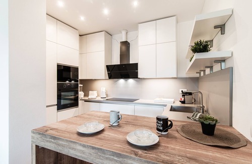 Como Apartment | Friends & Family Retreat