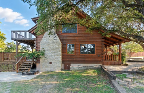 Leakey Cabin | Frio Rivers Edge In The Heart Of Hill Country 3 Bedroom Cabin