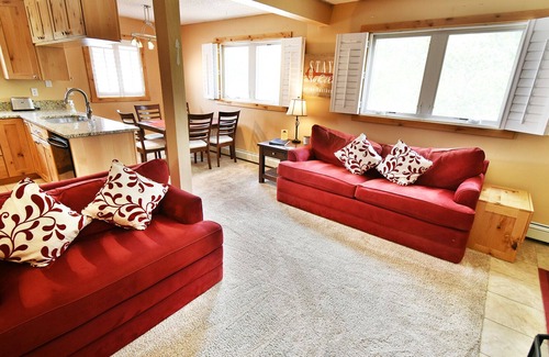 Frisco Condo | Frisco Launchpad– Your Summer Rec Place! Walk to Events, Dining, Shops